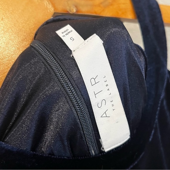 ASTR the label dark navy blue velvet one shoulder body on mini dress size small - Picture 11 of 11